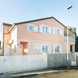 https://put-maslina-7.in-istria.net